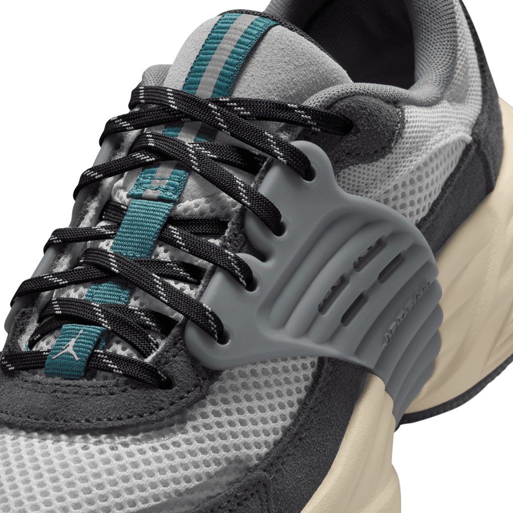 Big Kids' Jordan Trunner O/S "Photon Dust Anthracite Ash Green"