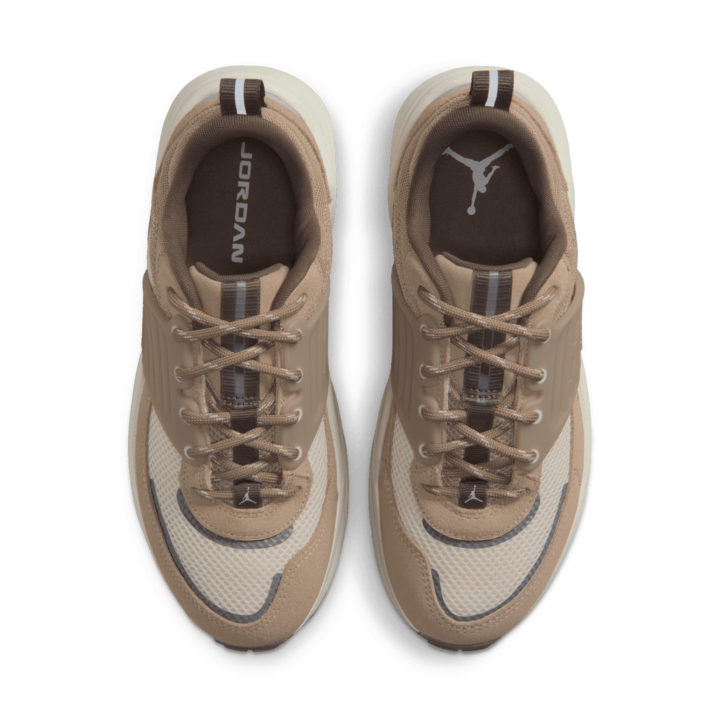 Women's Jordan Trunner O/S "Khaki Pale Ivory"